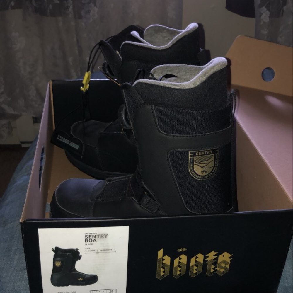 New Snowboard Boots